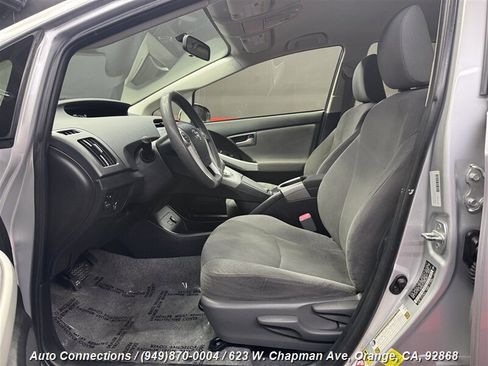 Used 2013 Toyota Prius Two image 6