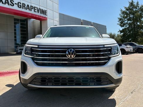Used 2026 Volkswagen Atlas SE FWD image 3
