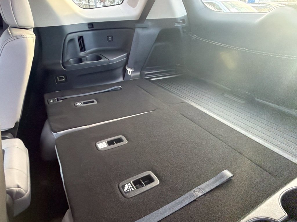 Used 2024 Honda Pilot Touring image 8