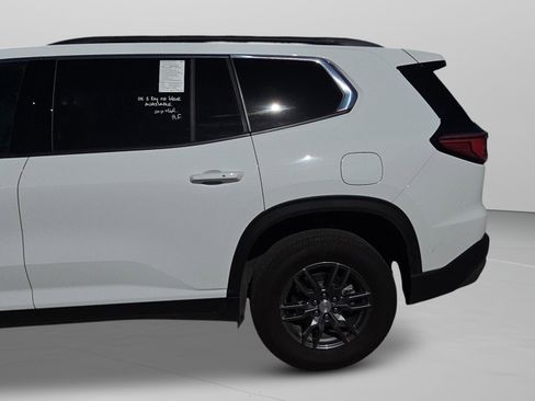 Used 2025 GMC Acadia Elevation image 20