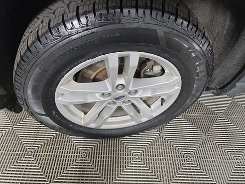 Used 2021 Ford Explorer XLT w/ Class III Trailer Tow Package AWD/4WD image 10