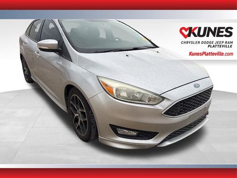 Used 2015 Ford Focus SE w/ SE Sport Package image 1