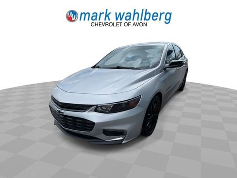 Used 2018 Chevrolet Malibu LT w/ Redline Edition image 4