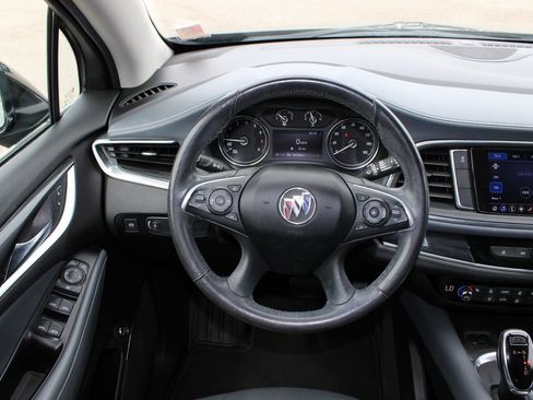 Used 2020 Buick Enclave Essence FWD image 10