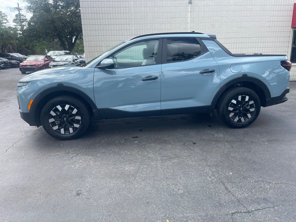 Used 2026 Hyundai Santa Cruz SEL FWD image 2
