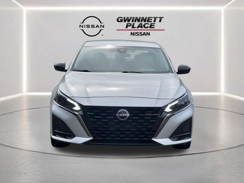 Used 2024 Nissan Altima 2.5 SR FWD image 28