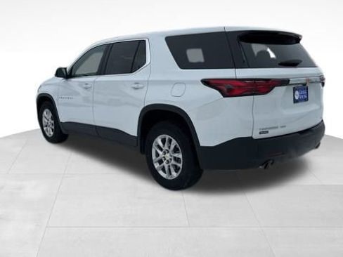 Used 2023 Chevrolet Traverse LS w/ Safety Package image 5