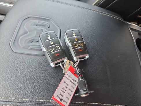 Used 2024 RAM 1500 Laramie AWD/4WD image 28