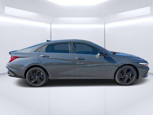 New 2026 Hyundai Elantra SEL Sport Premium FWD image 2