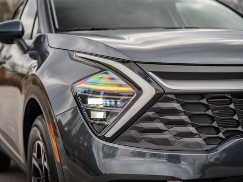 Used 2025 Kia Sportage LX image 10