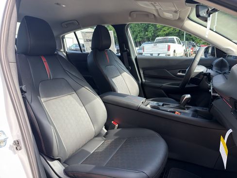 New 2026 Nissan Sentra SR FWD image 22