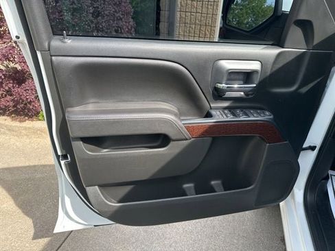 Used 2017 GMC Sierra 1500 SLE w/ SLE Value Package AWD/4WD image 8