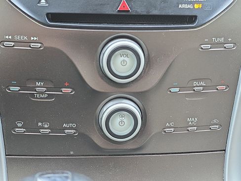 Used 2013 Ford Edge SEL image 23