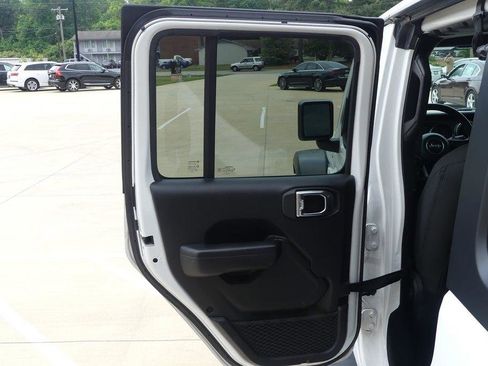Used 2018 Jeep Wrangler Unlimited Sport S AWD/4WD image 28