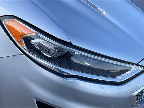 Used 2020 Ford Fusion Titanium image 28