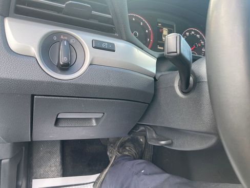 Used 2022 Volkswagen Passat 2.0T SE image 17