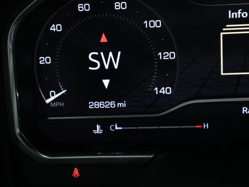 Used 2024 GMC Sierra 1500 AT4 w/ Technology Package image 29