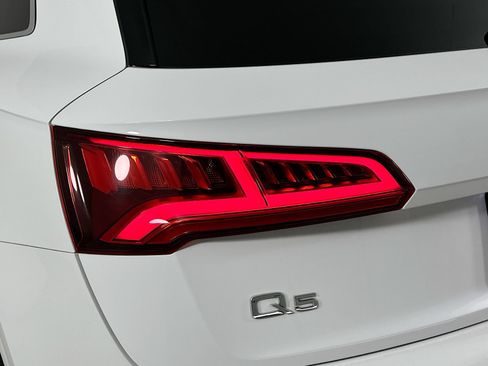 Used 2018 Audi Q5 Prestige w/ Prestige Package AWD/4WD image 12