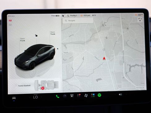Used 2022 Tesla Model Y Long Range AWD/4WD image 21