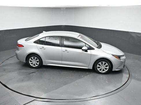 Used 2024 Toyota Corolla LE image 38
