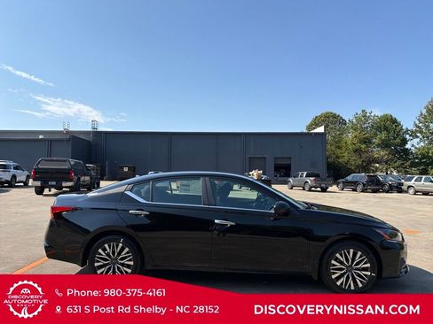 New 2025 Nissan Altima 2.5 SV image 8