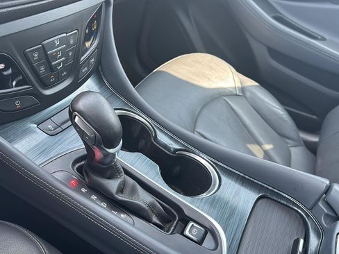 Used 2019 Buick Envision Essence FWD image 21