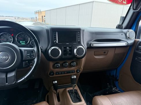 Used 2011 Jeep Wrangler Unlimited Sahara w/ Dual Top Group image 17