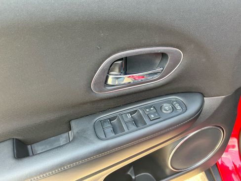 Used 2016 Honda HR-V EX image 11