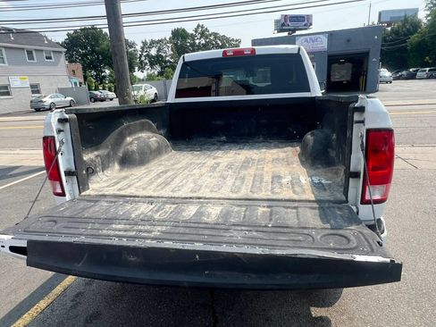 Used 2017 RAM 1500 Express AWD/4WD image 9