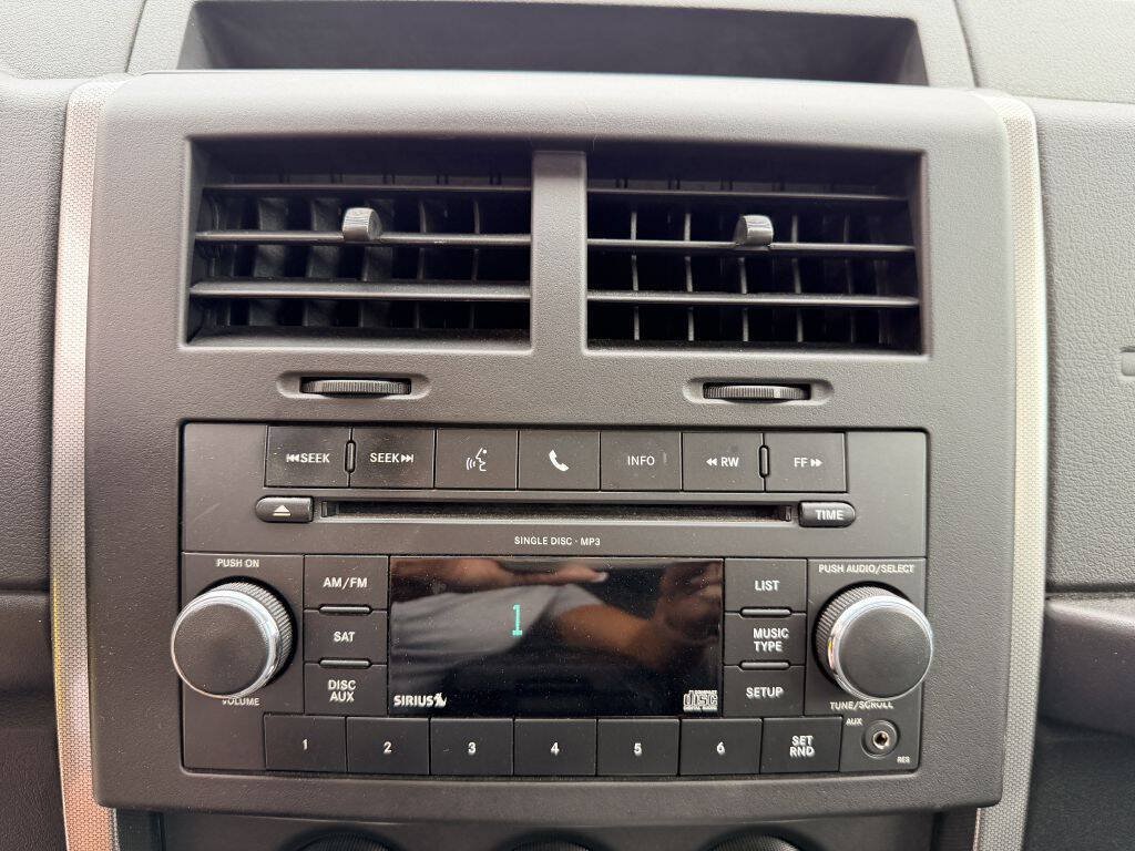Used 2010 Jeep Liberty Sport w/ Popular Equipment Group AWD/4WD image 15