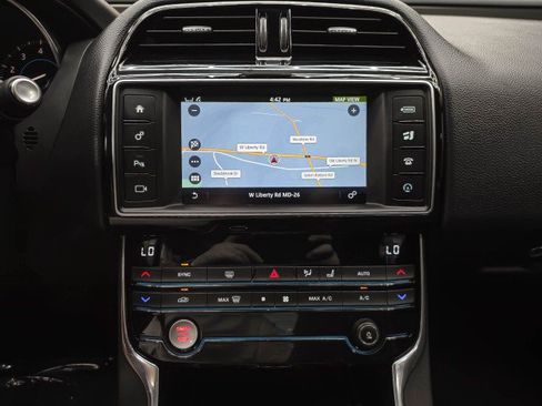 Used 2017 Jaguar XE Prestige RWD image 27