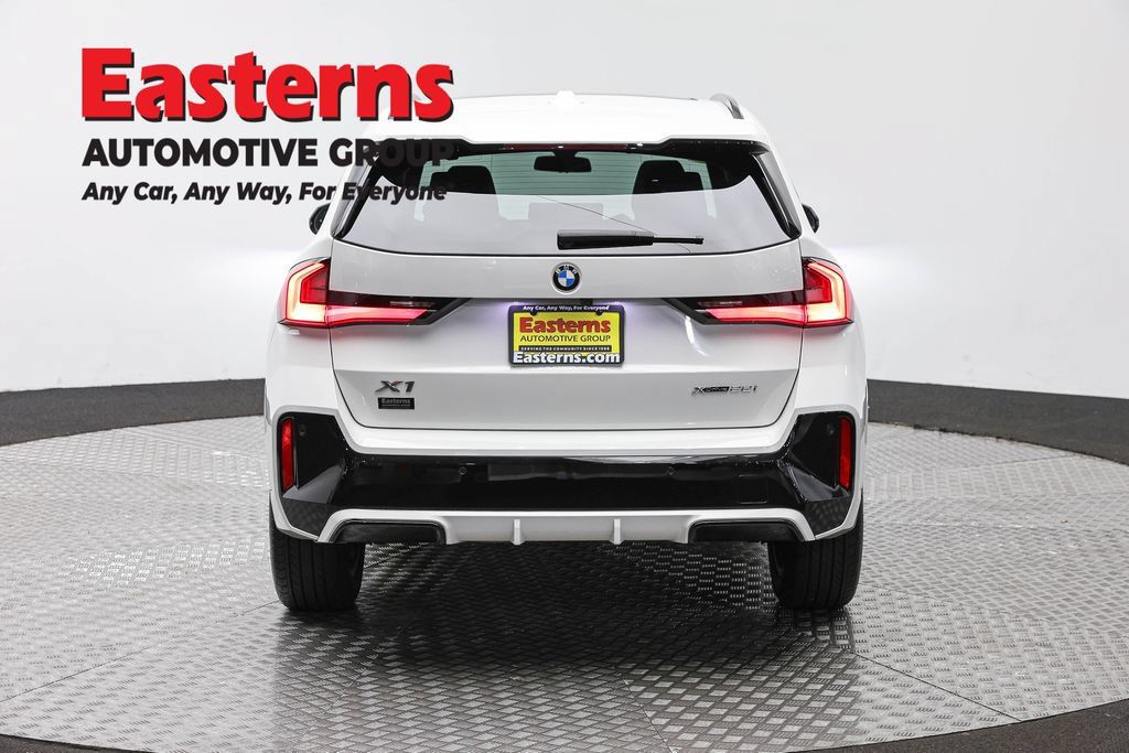 Used 2023 BMW X1 xDrive28i w/ M Sport Package AWD/4WD image 6