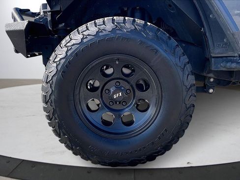 Certified 2018 Jeep Wrangler Sport image 29