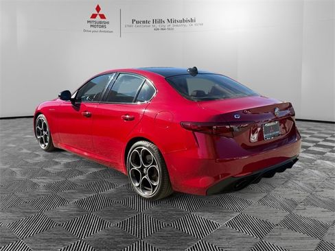 Used 2022 Alfa Romeo Giulia Veloce image 7