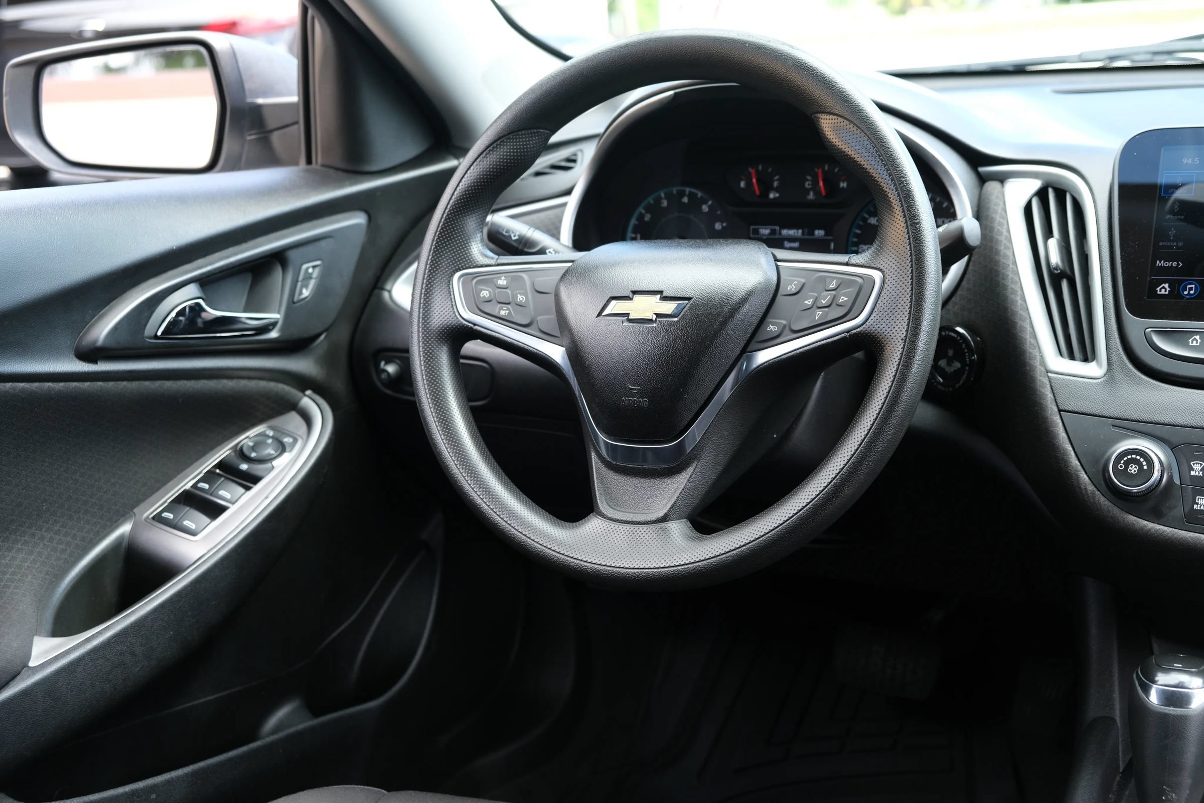 Used 2019 Chevrolet Malibu LS FWD image 25