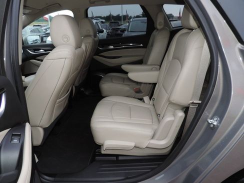 Used 2018 Buick Enclave Essence FWD image 20