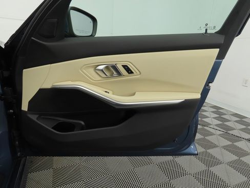 Certified 2025 BMW 330i Sedan w/ Premium Package image 24