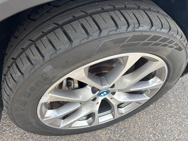 Used 2025 BMW X5 xDrive50e AWD/4WD image 14