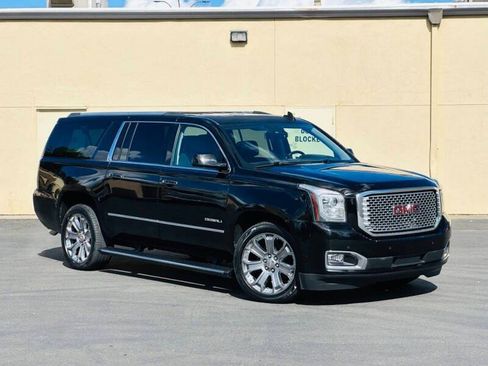 Used 2016 GMC Yukon XL Denali AWD/4WD image 2