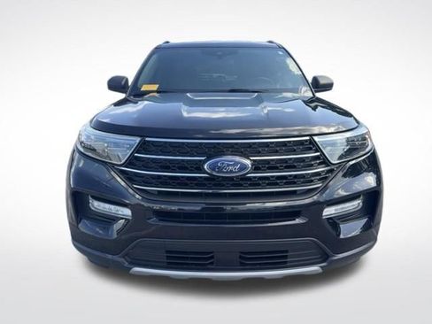 Used 2020 Ford Explorer XLT w/ Equipment Group 202A AWD/4WD image 2