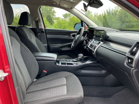 Used 2023 Kia Sorento LX FWD image 19