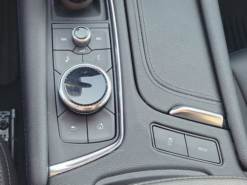 Certified 2022 Cadillac XT5 Sportv AWD/4WD image 18
