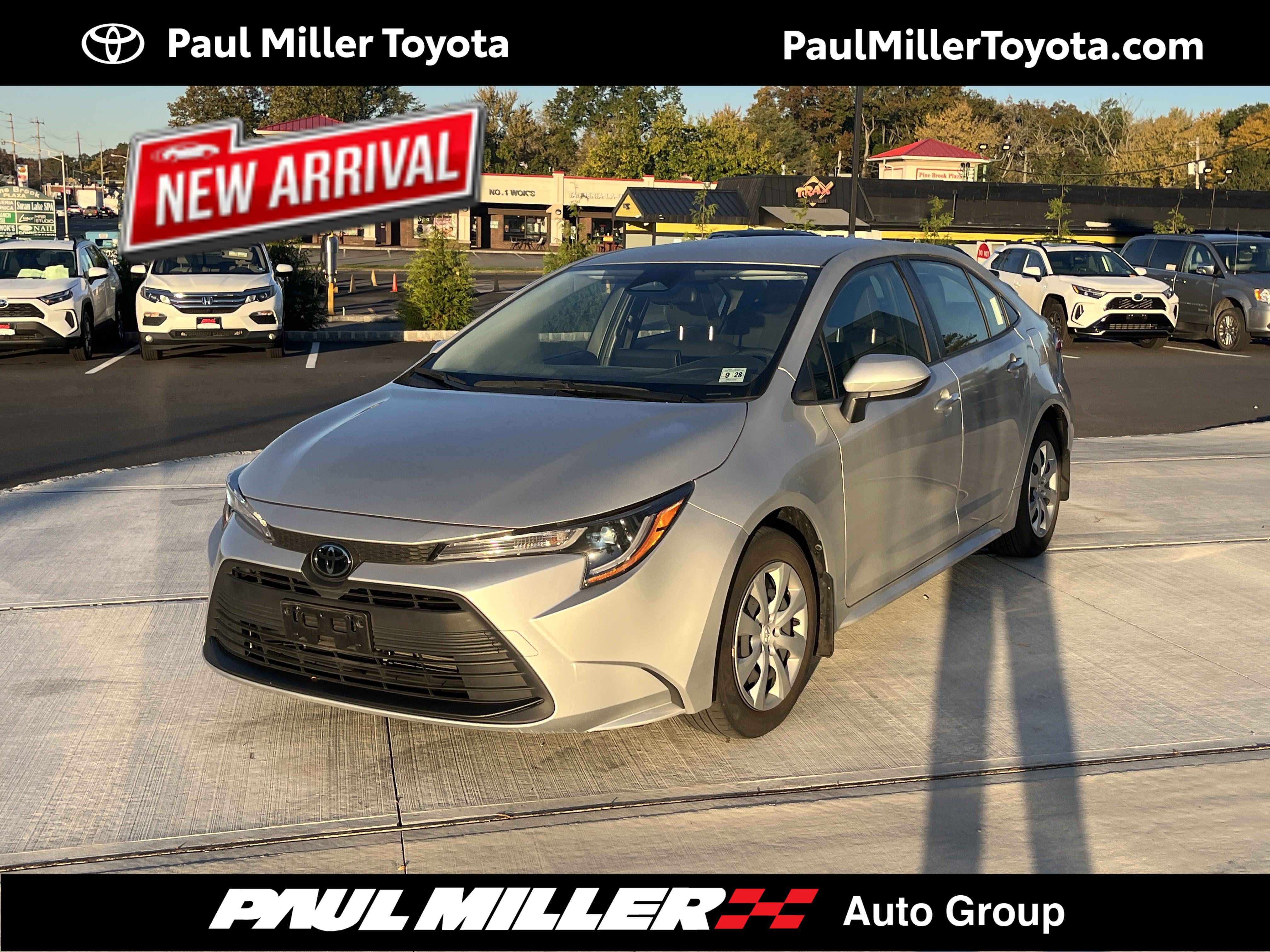 Used 2023 Toyota Corolla LE FWD image 1
