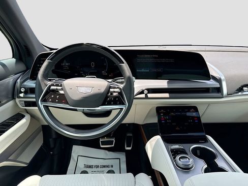 New 2026 Cadillac Vistiq Luxury image 23