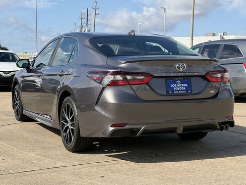 Used 2024 Toyota Camry SE FWD image 7