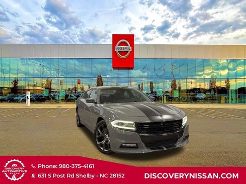Used 2017 Dodge Charger R/T w/ Plus Group image 1