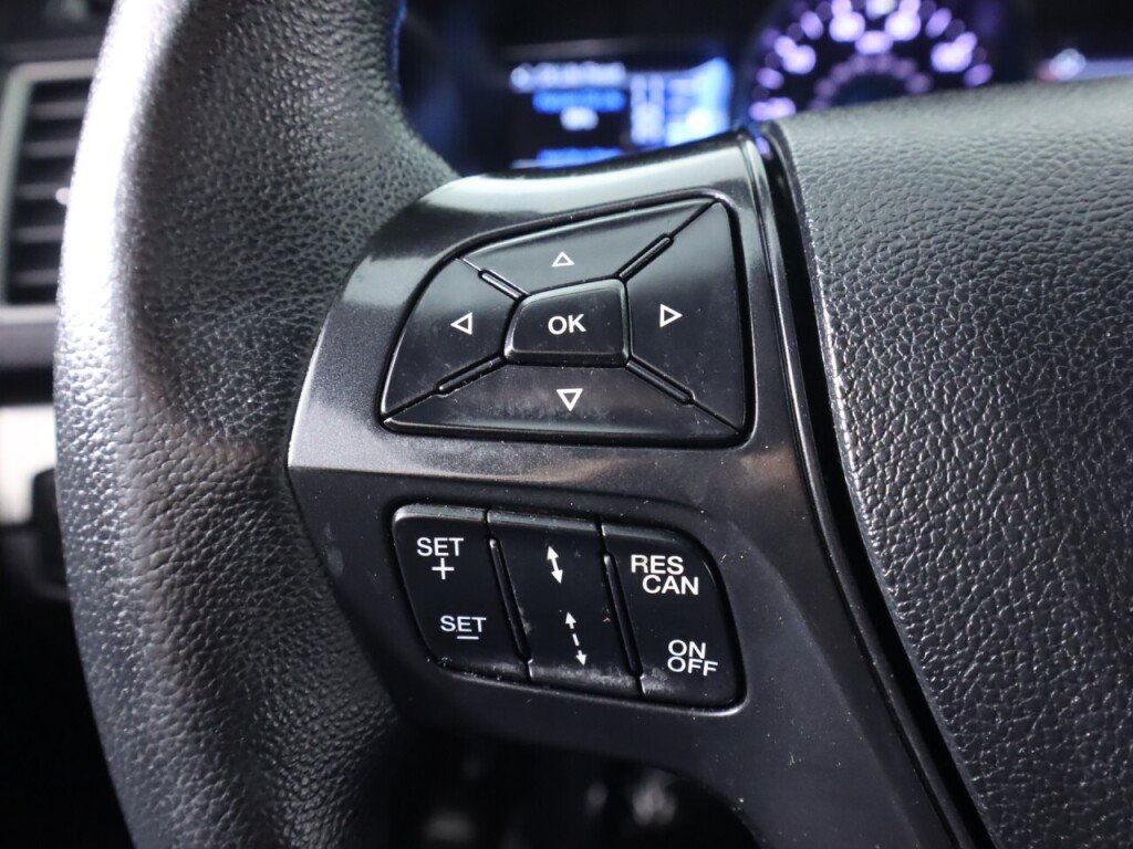 Used 2018 Ford Explorer XLT w/ Equipment Group 202A AWD/4WD image 13