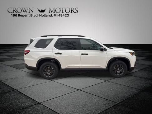 New 2026 Honda Pilot TrailSport image 10