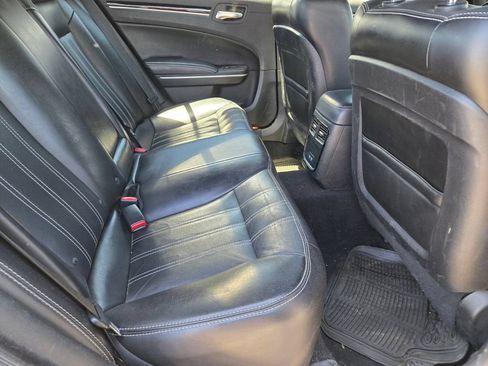 Used 2019 Chrysler 300 S AWD/4WD image 4