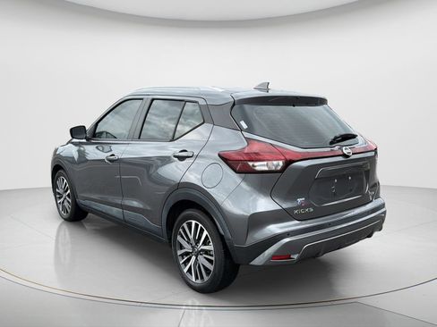 Used 2021 Nissan Kicks SV FWD image 8